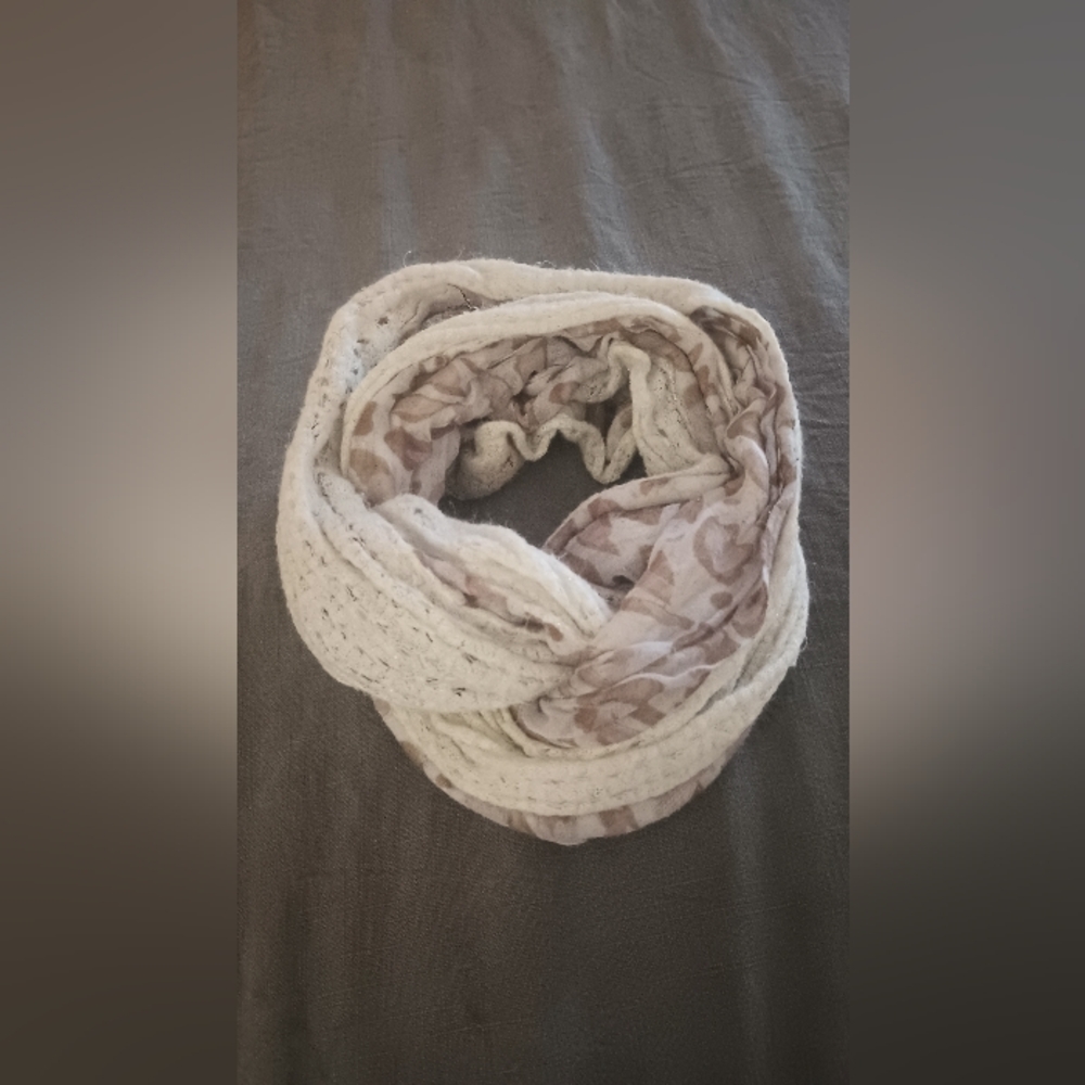 Vanity Cream and Tan Knit Scarf